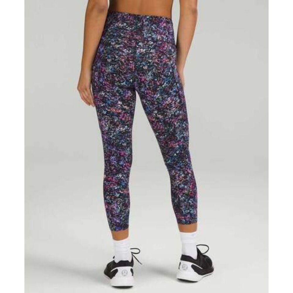 Lululemon Fast and Free High-Rise NULUX Crop 23" in Floral Spray Multi, size 8
